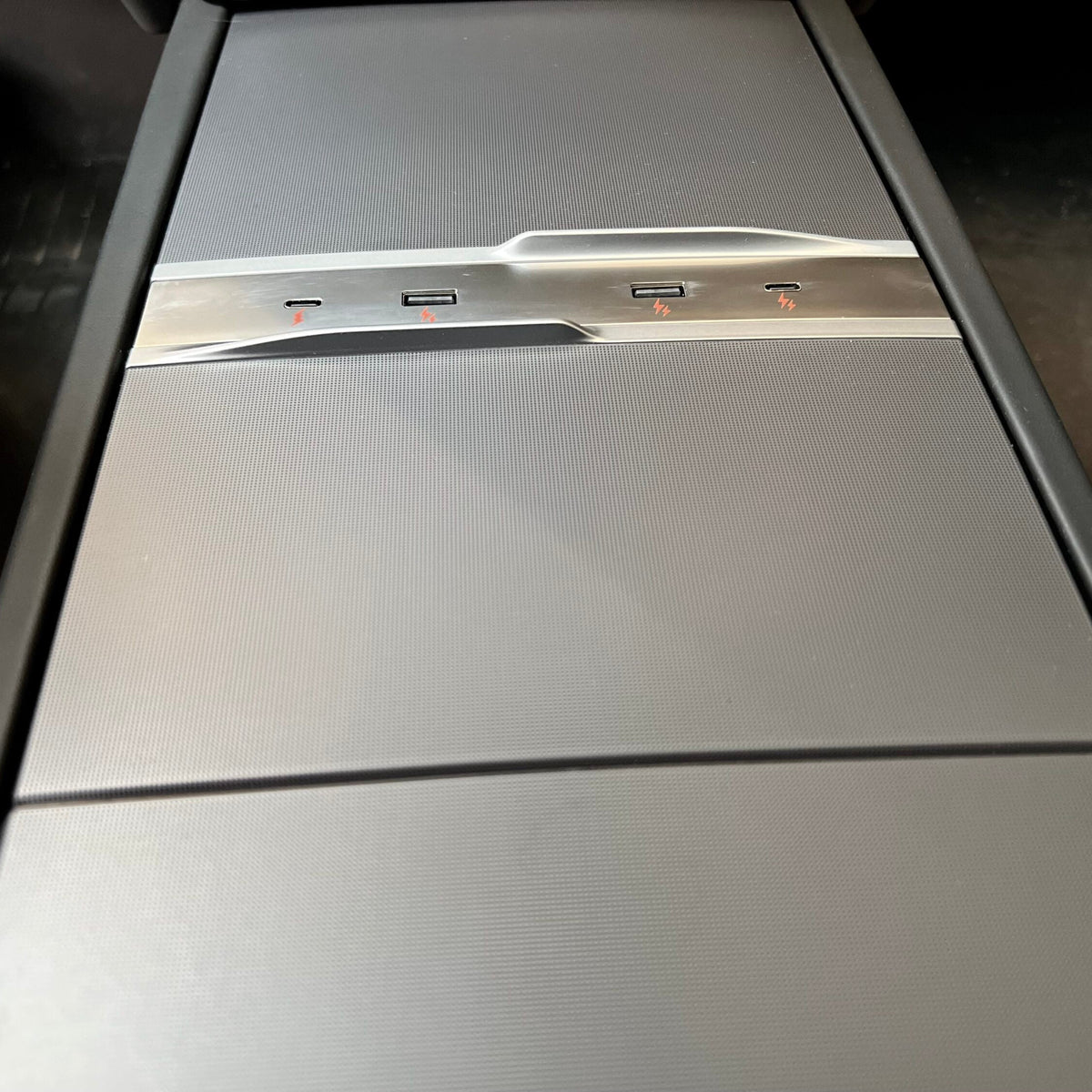USB hub til Tesla Model 3 Highland og Model Y Juniper – billede 3