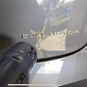 Dual Motor emblem til Tesla – billede 3