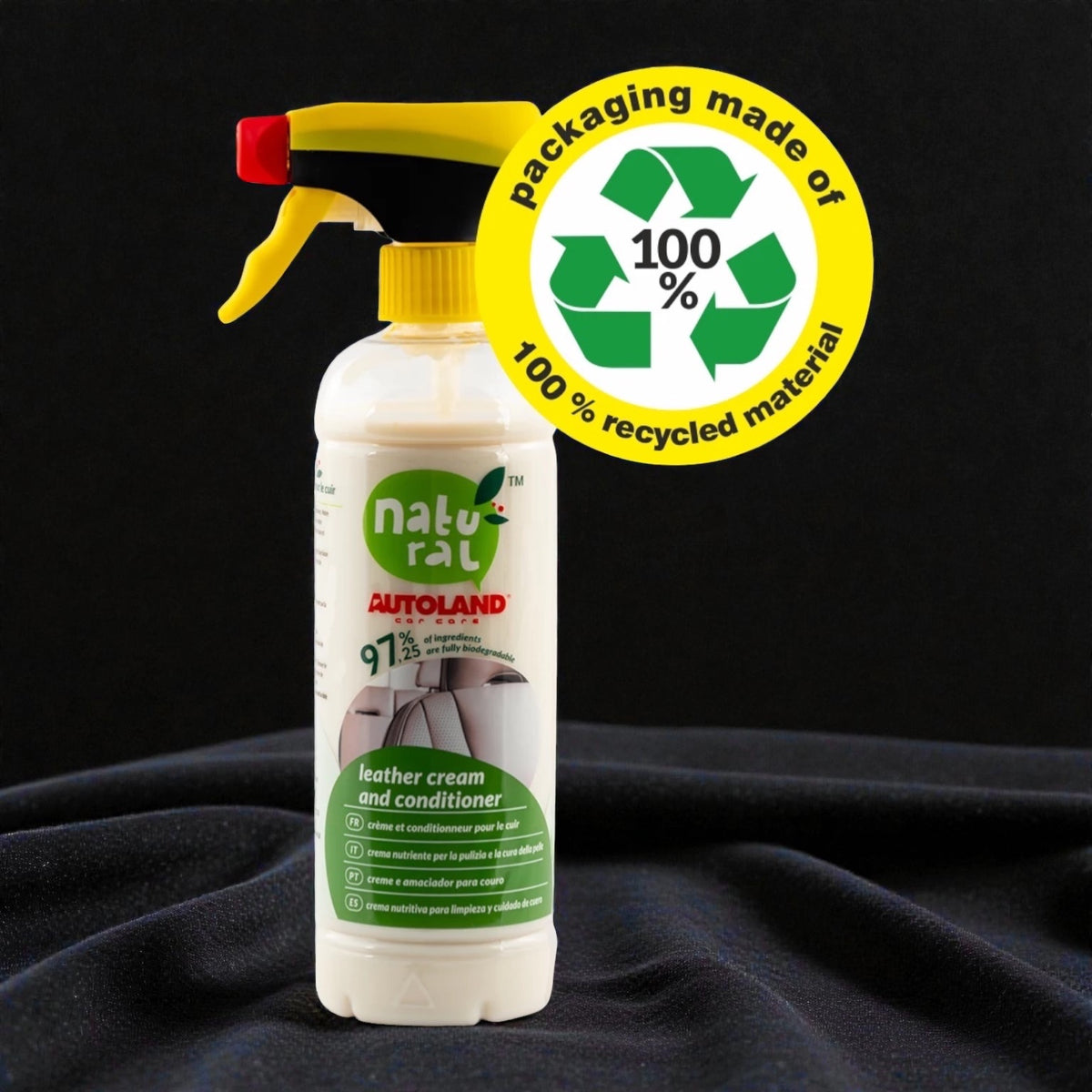 Autoland Natural Leather Cream and Conditioner – sprayflaske til læderpleje på sort baggrund