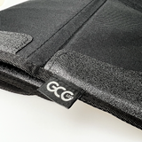 GCG Logo på bunden af autostolbeskytteren