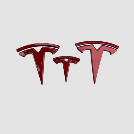 Tre Tesla T-emblem covers i rød i forskellige størrelser til Model 3