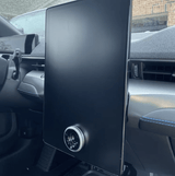 Midterdisplay med skærmbeskytter set fra førersædet i Ford Mustang Mach-E