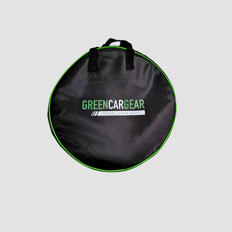Opbevaringstaske til ladekabel eller mobil lader med GreenCarGear logo.