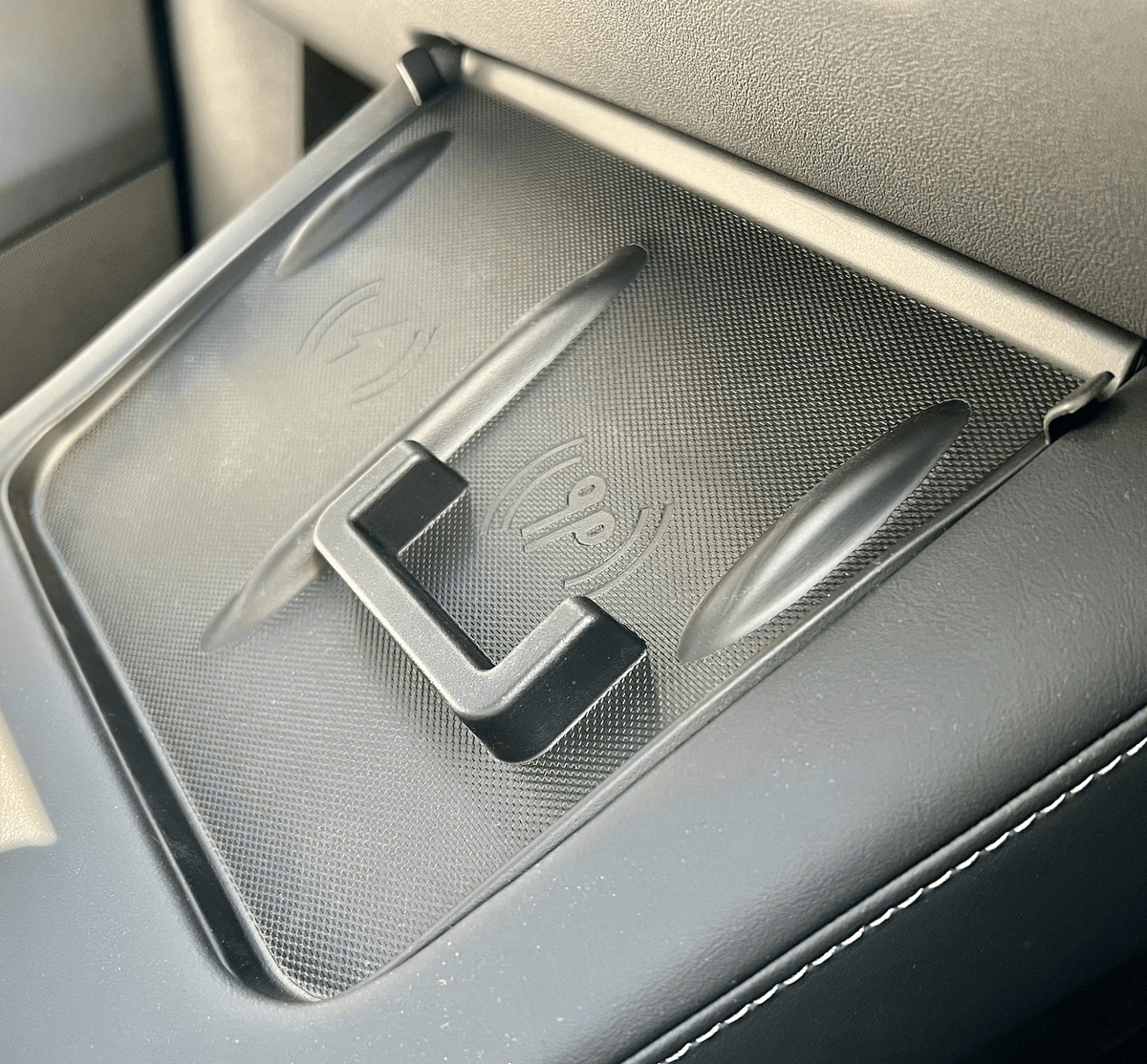 Cover til trådløs oplader til Tesla Model 3/Y – billede 2
