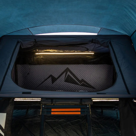 Moby Mountain LED Kit lyser op i Moby Mountain Peak tagtelt – universelt til tagtelte
