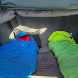 Moby Mountain Thermo indertelt monteret i Moby Mountain Peak tagtelt med to soveposer