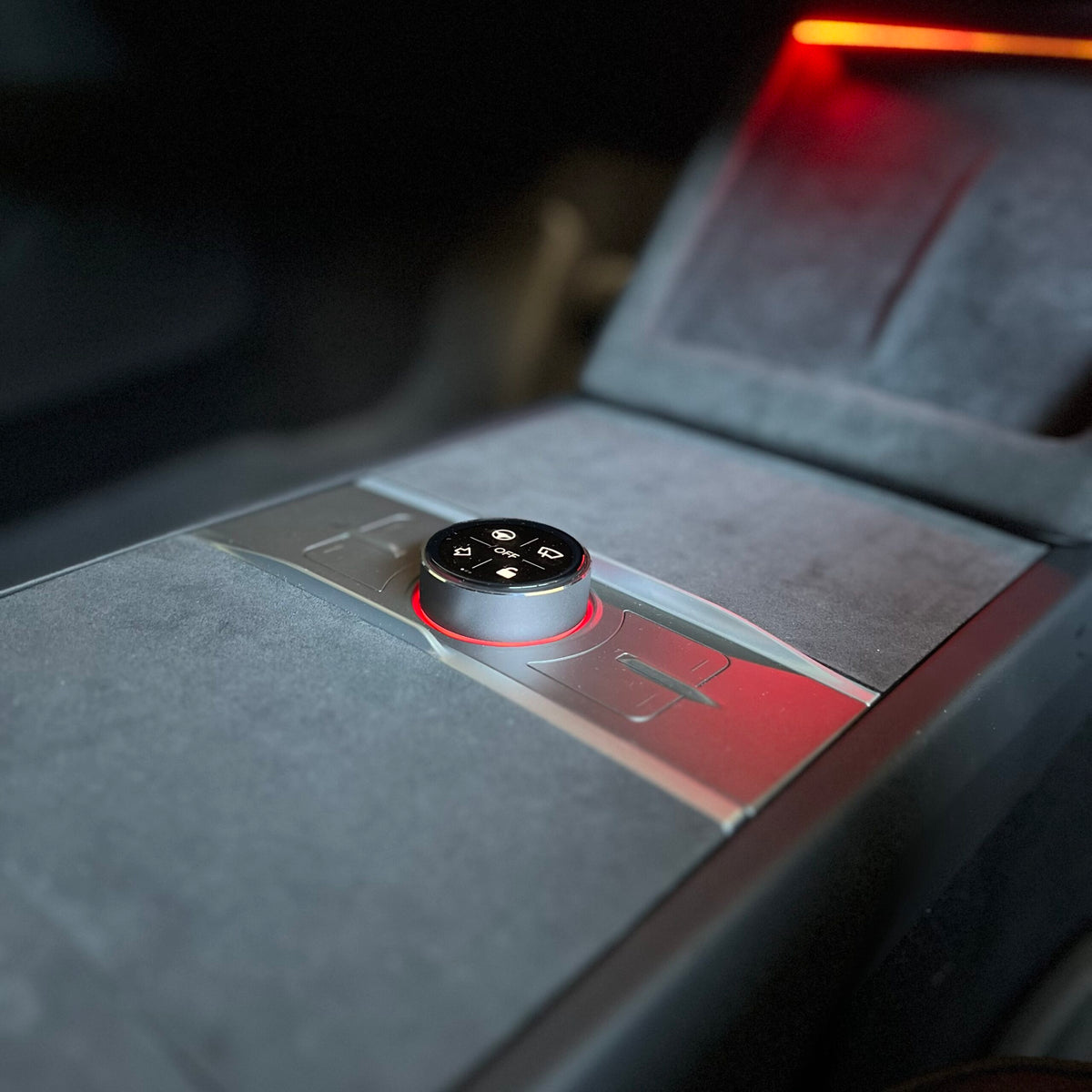 S3XY Knob til Tesla Model 3/Y monteret i kabinen på en Tesla